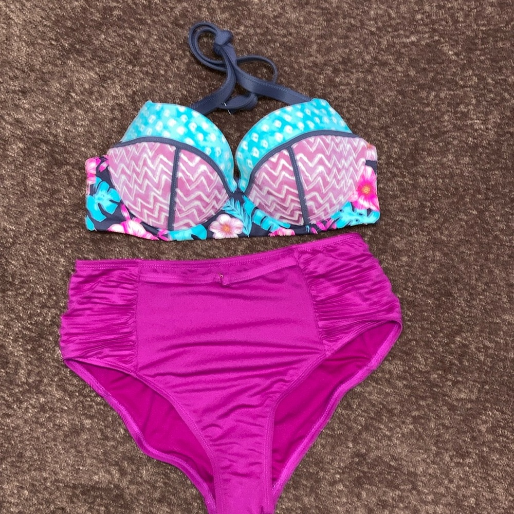 NWOT women’s 2 piece swimsuit